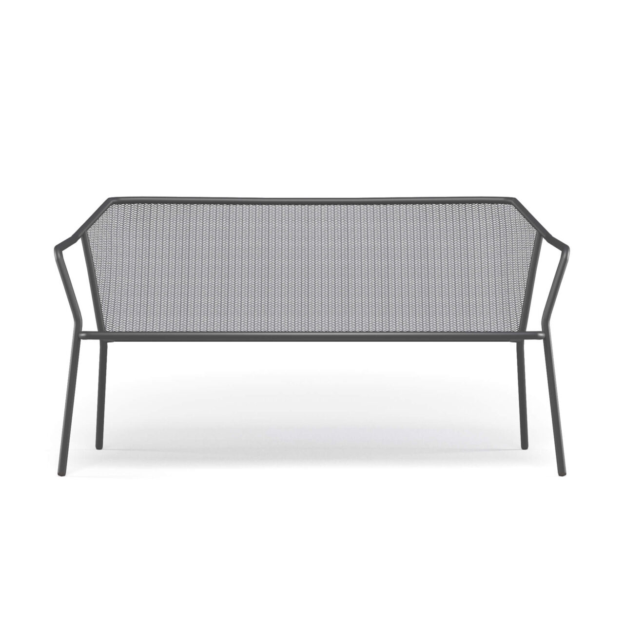 Divano-2-posti-Darwin-in-acciaio Le proporzioni ergonomiche, la leggerezza delle linee di design e le generose dimensioni della seduta assicurano al divano due posti Darwin un elevato livello di comfort e adattabilità, rendendolo ideale sia per spazi residenziali sia per ambienti contract. Realizzato in acciaio, il divano rievoca riferimenti classici reinterpretati in chiave contemporanea attraverso una raffinata trama in lamiera stirata, inserita in una struttura in tubolare d’acciaio dalle geometrie attuali. La texture di seduta e schienale costituisce il segno distintivo dell’intera collezione Darwin, fondendosi con equilibrio alle linee strutturali.